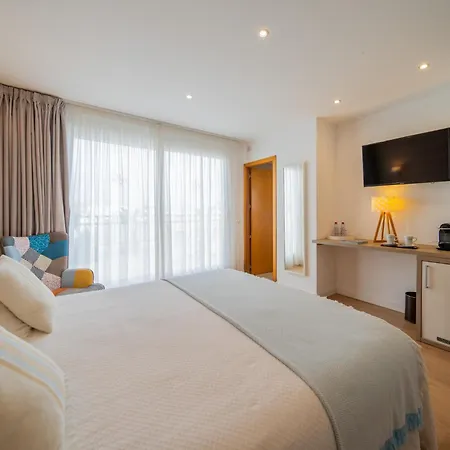 بيت شباب Menurka *