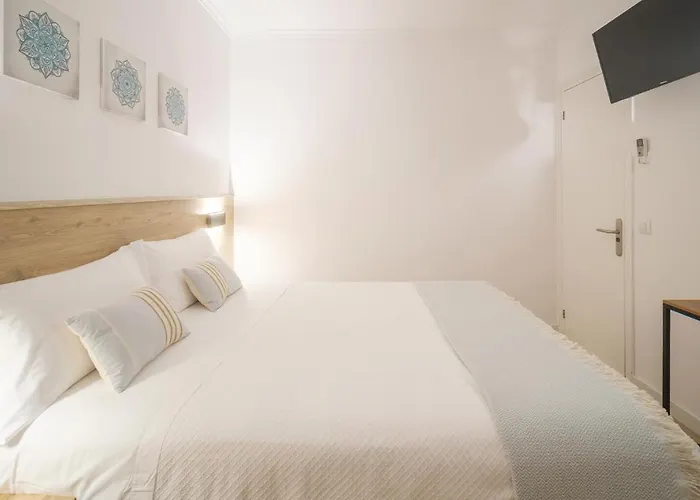 بيت شباب Menurka