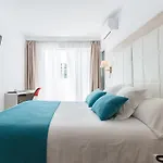 Hostel Menurka *