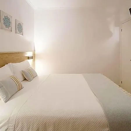 Menurka Hostel *