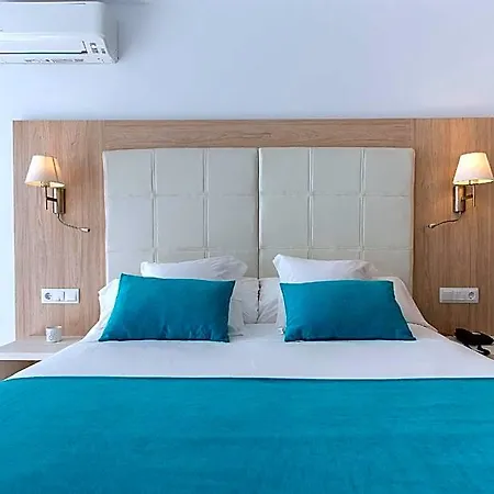 Hostal Menurka Hostel
