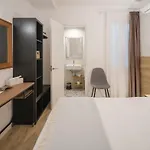 Menurka Hostel *