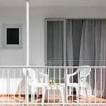 Menurka Hostel *